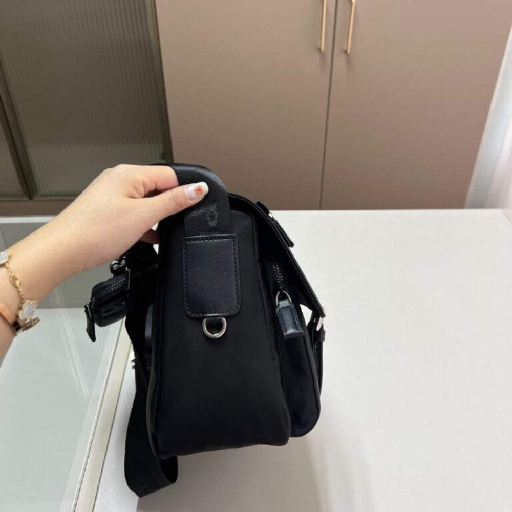 Prada Re Nylon Shoulder Bag Black 11.8 Inches 1Bd953 Rv44 F0002 V B1M