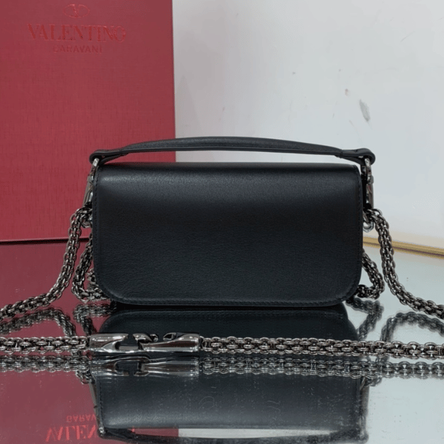 Valentino Locò Small Shoulder Bag Black 7.8 Inches 7W2B0K53CWR_249