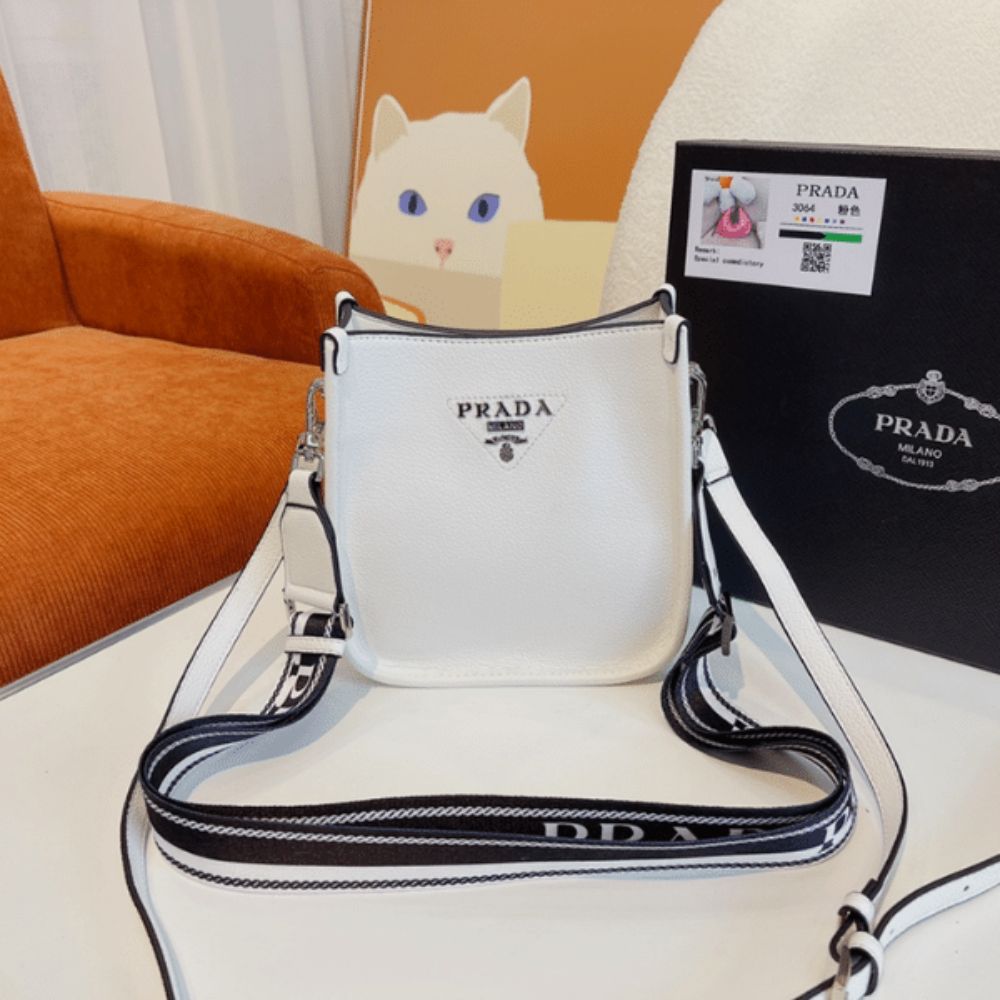 Prada Leather Mini Shoulder Bag White 7.9 Inches 1BH191 2DKV F0009 V 3OO