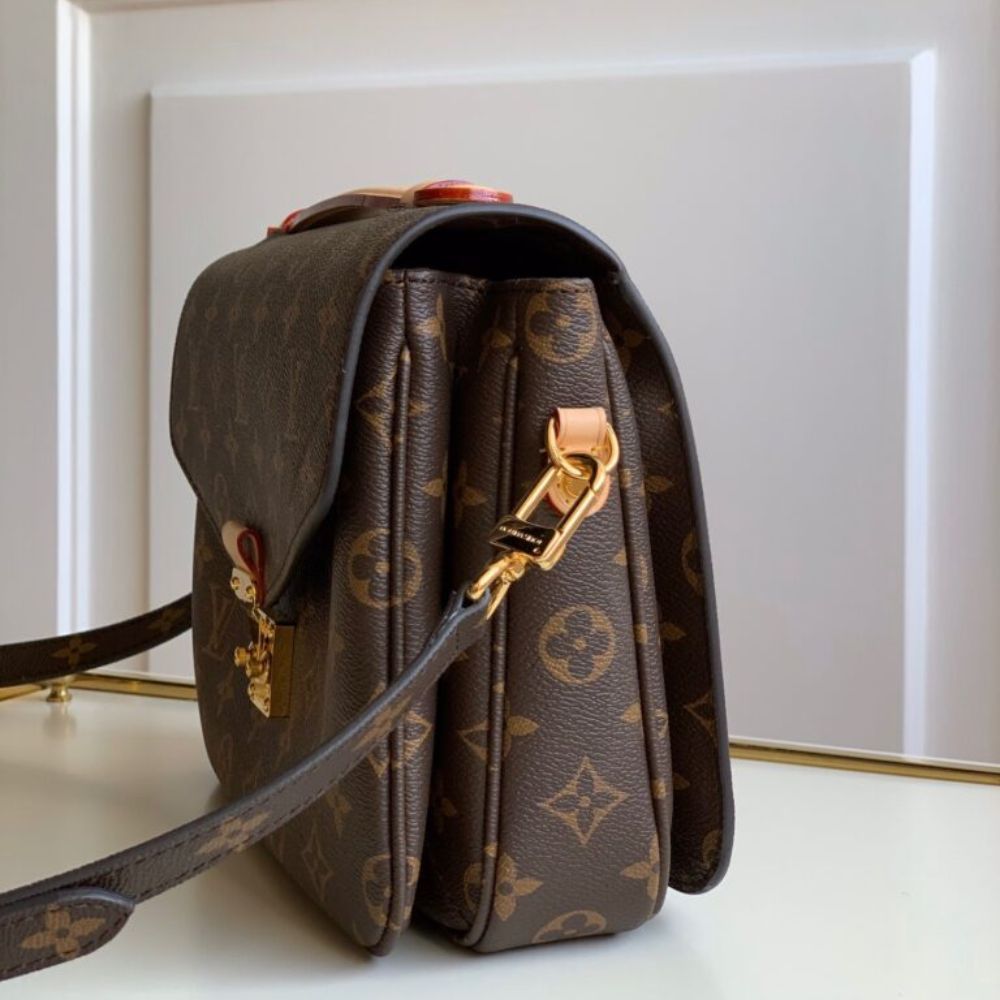 [Premium Quality] – Louis Vuitton Monogram Canvas Pochette Métis Brown 9.8 Inches M44875