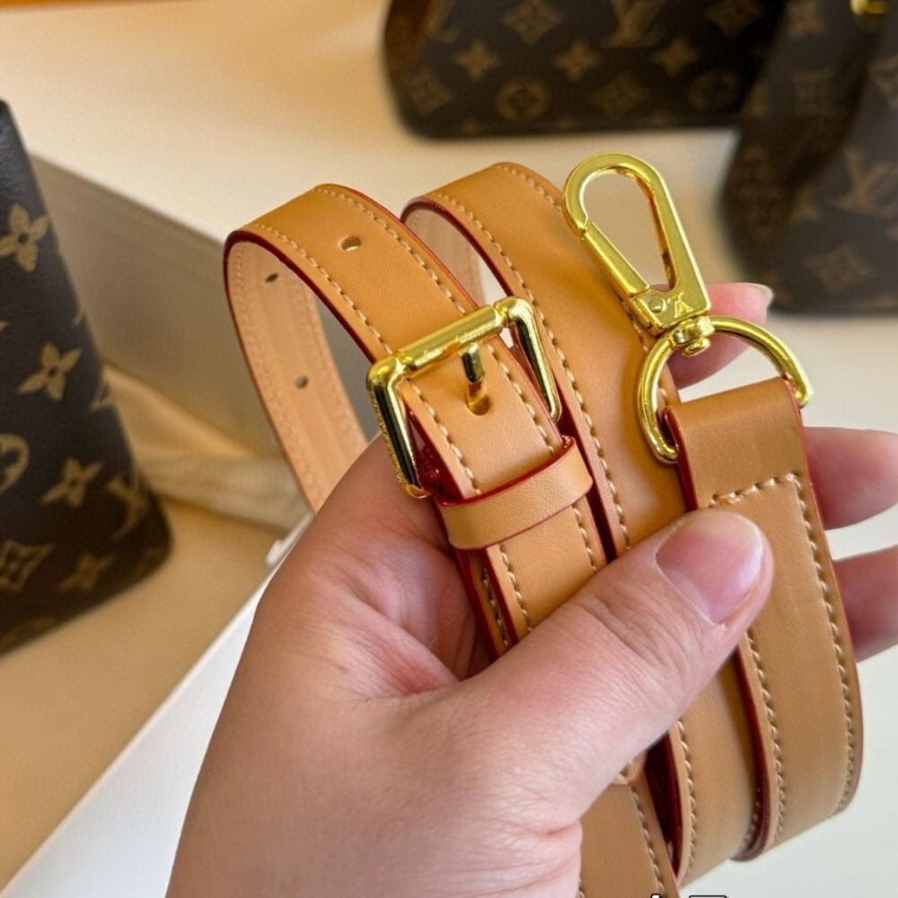 Louis Vuitton Capucines BB Monogram Brown 10.6 Inches