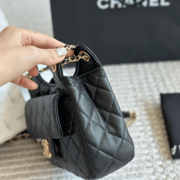 Chanel 22 Hobo/Shoulder Bag With Flap Pocket Black 7.5 Inches