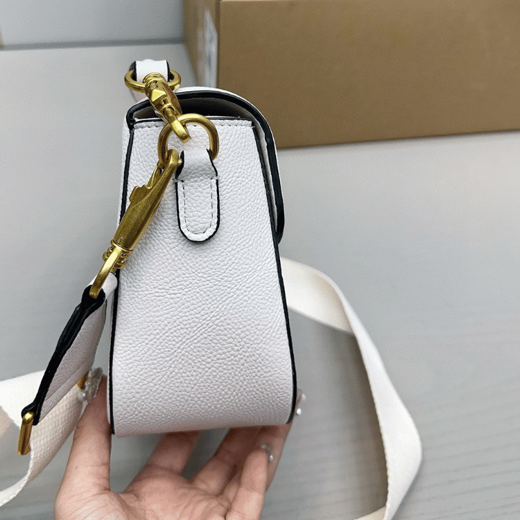 Valentino Vlogo Shoulder Bag White 8.7 Inches 4W2B0N20Imz_098