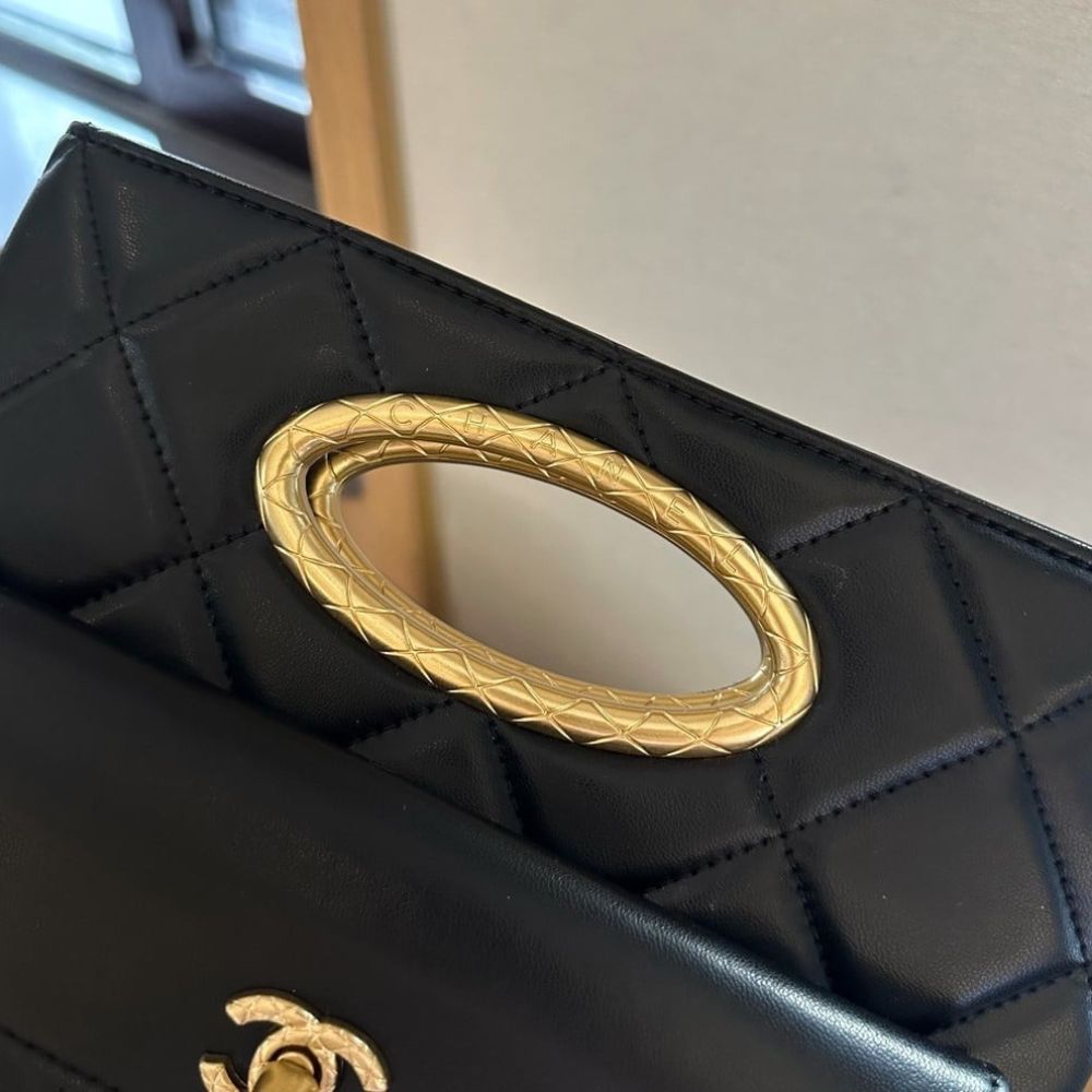 Chanel Clutch And Gold Plated Metal In Black 9.8 Inches AS5038 B17663 94305