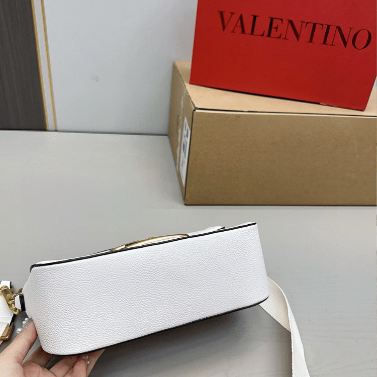 Valentino Vlogo Shoulder Bag White 8.7 Inches 4W2B0N20Imz_098