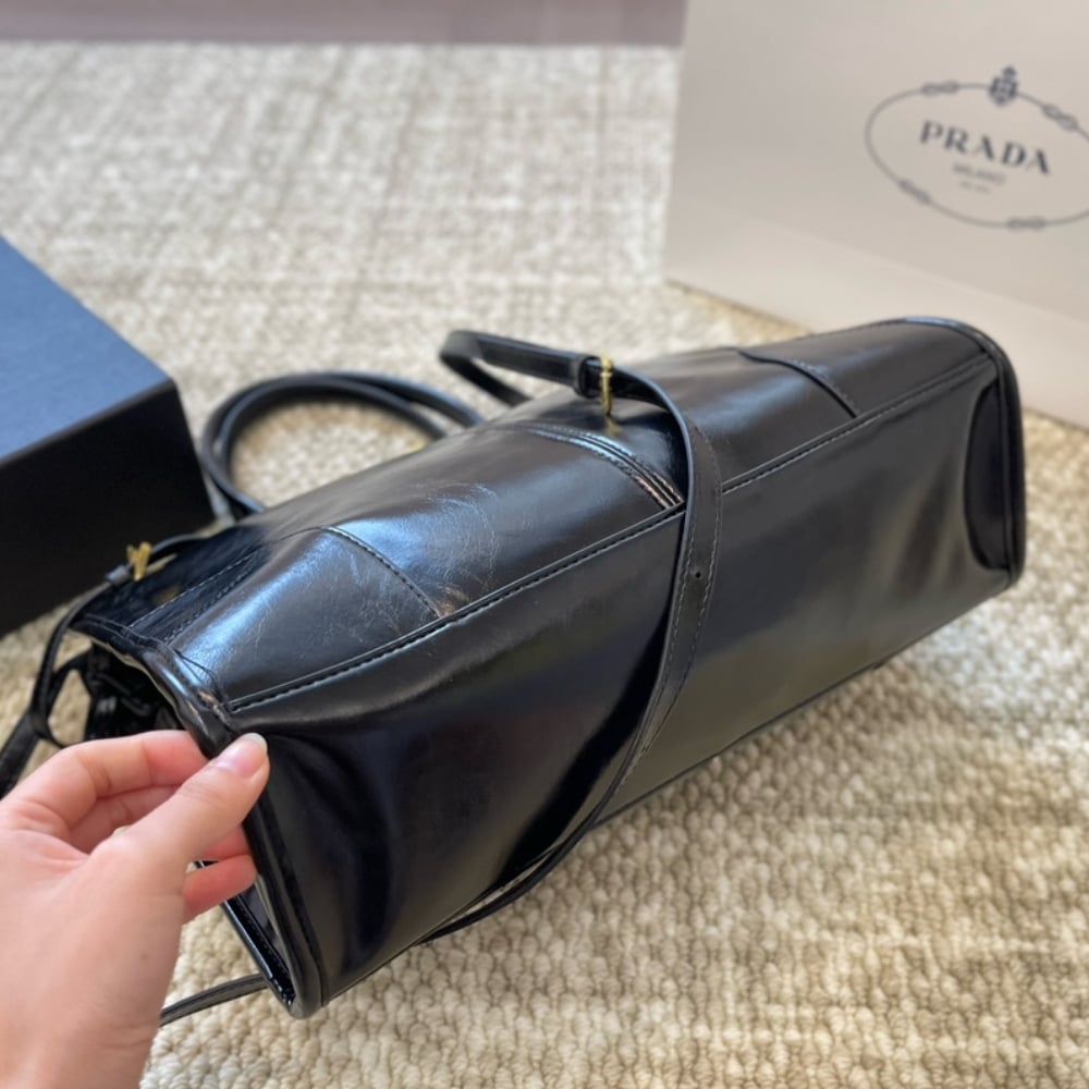 Prada Bonnie Extra Large Leather Handbag Black 42Cm 1BA439 2CYR F0002 V OOO